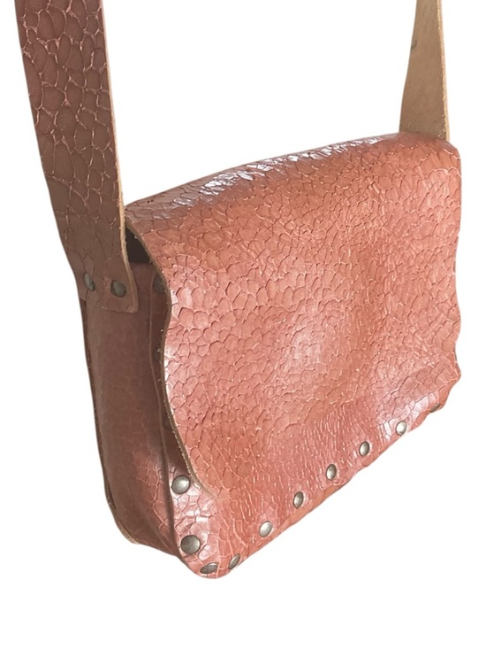 cydwoq Handbags - Cydwoq Telegraph Bag in Crackled Champagne Leather NWOT